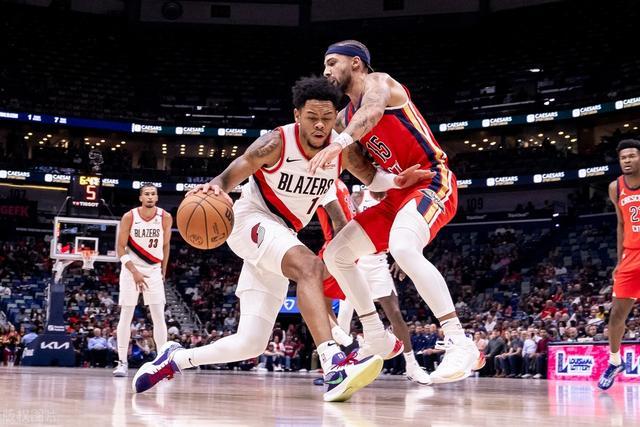 格林37分火箭大胜奇才4连胜 雄鹿逆转战胜76人